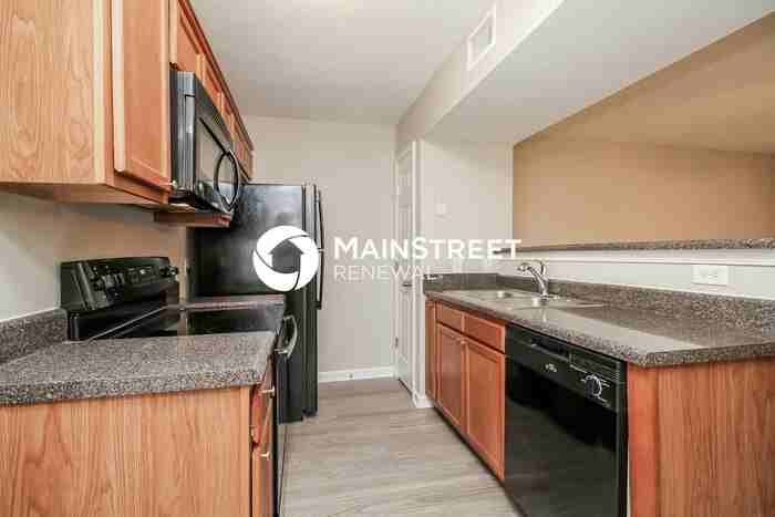 8008 Logan Dr - Photo 7 of 17