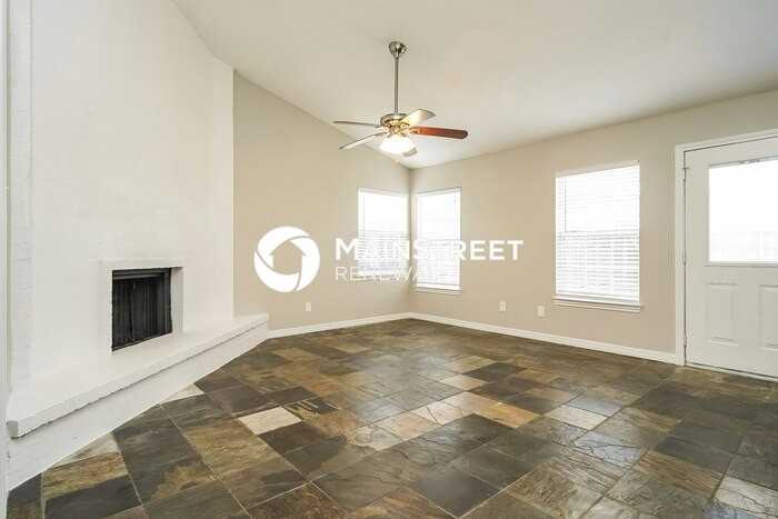 6205 Scenic Dr - Photo 2 of 16
