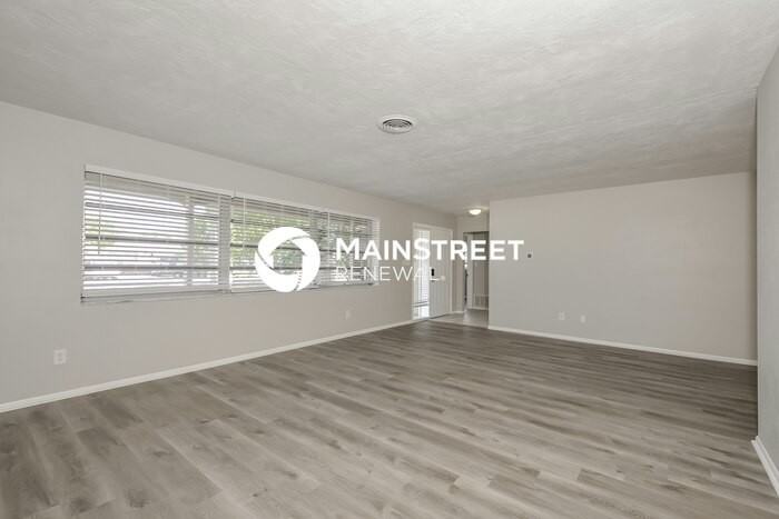 5532 25th St W - Photo 4 of 16