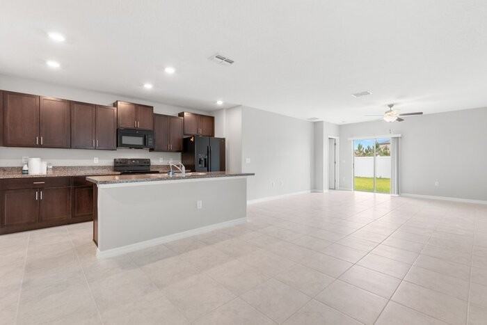 7510 Samuel Ivy Dr - Photo 3 of 28