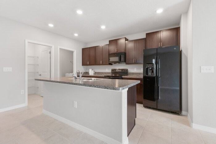 7510 Samuel Ivy Dr - Photo 4 of 28