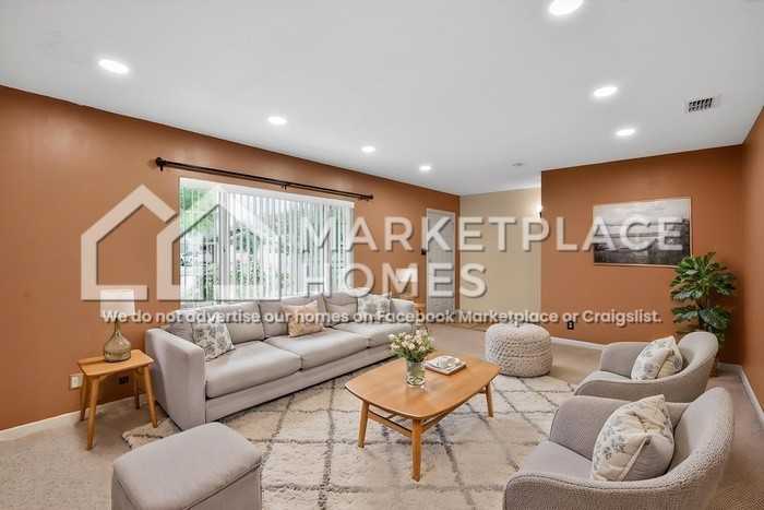 1209 Harvey St - Photo 5 of 25