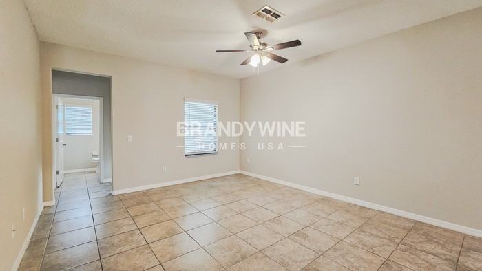5572 Mercado Dr - Photo 7 of 32