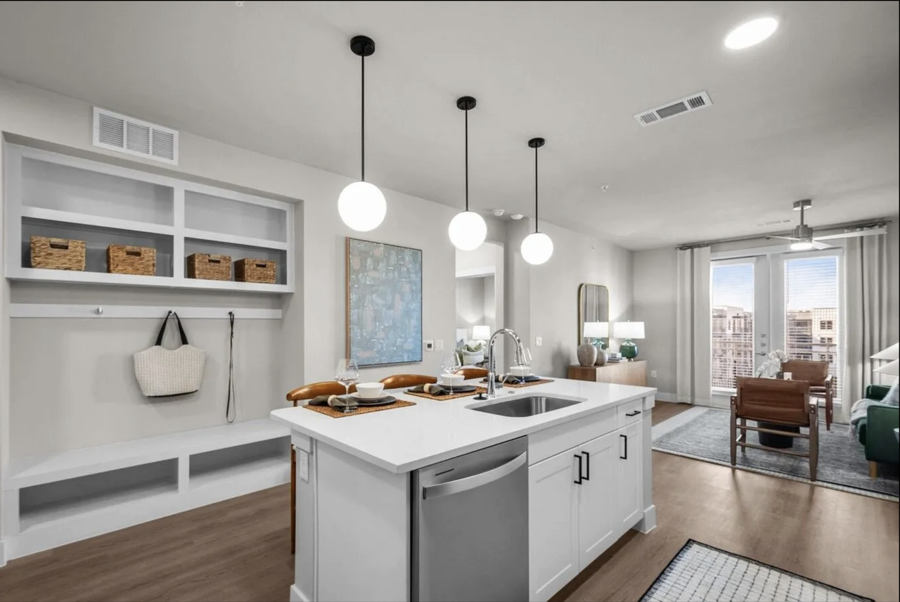 N Stemmons Fwy & Hollow Brook Ln #4211 - Photo 5 of 26