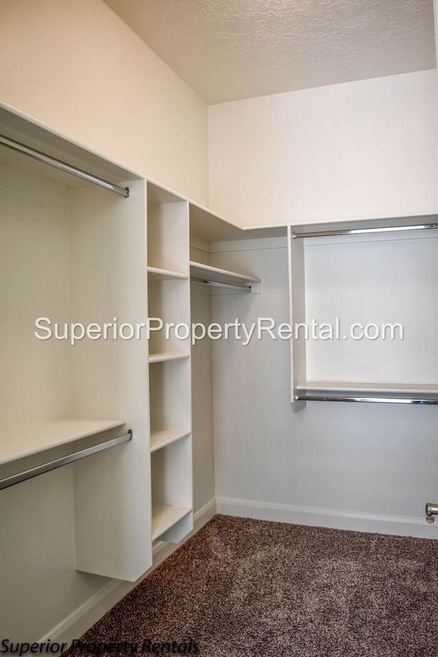 3353 S 2330 E - Photo 7 of 19