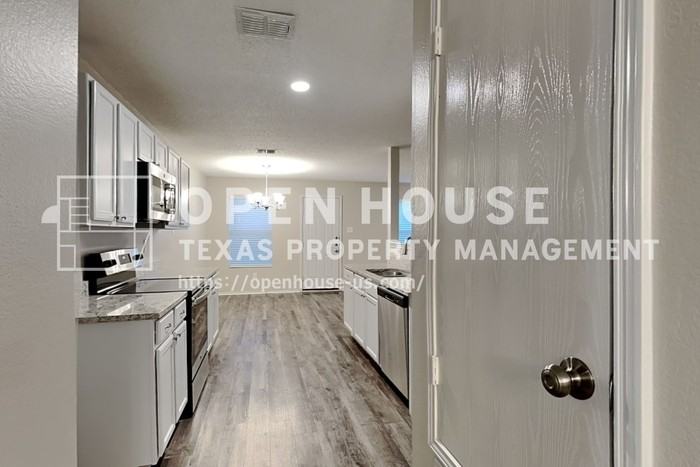 2808 Sutters Mill Way - Photo 7 of 20