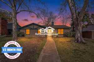 featured image of 2605 Royal Oaks Dr