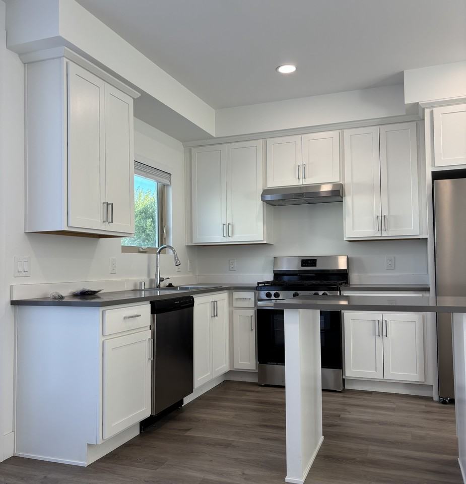 312 S Halcyon Rd #B - Photo 3 of 20