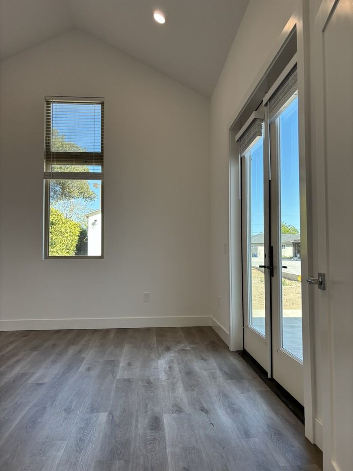 312 S Halcyon Rd #B - Photo 7 of 20