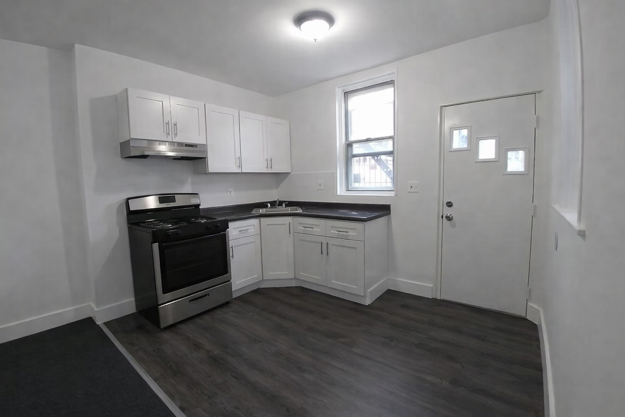 6232 Chestnut St #1 - Photo 3 of 17