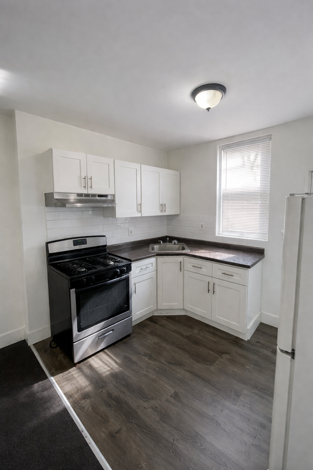 6232 Chestnut St #1 - Photo 4 of 17