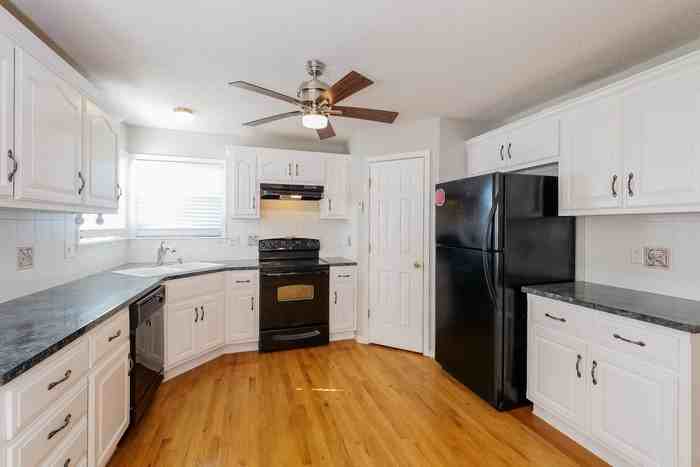 16705 Branson Dr - Photo 5 of 12