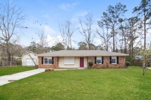 featured image of 3 Dogwood Cir
