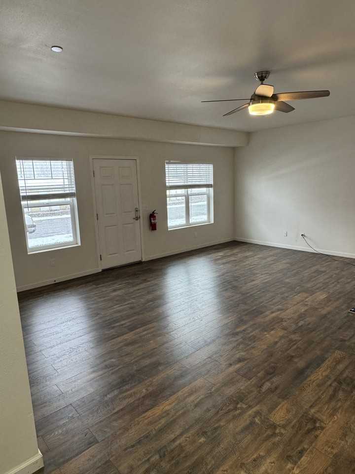 517 Shady Glen Dr #104 - Photo 6 of 22