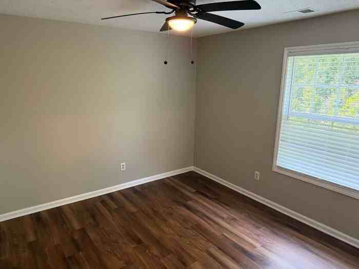 530 Walter St - Photo 4 of 9
