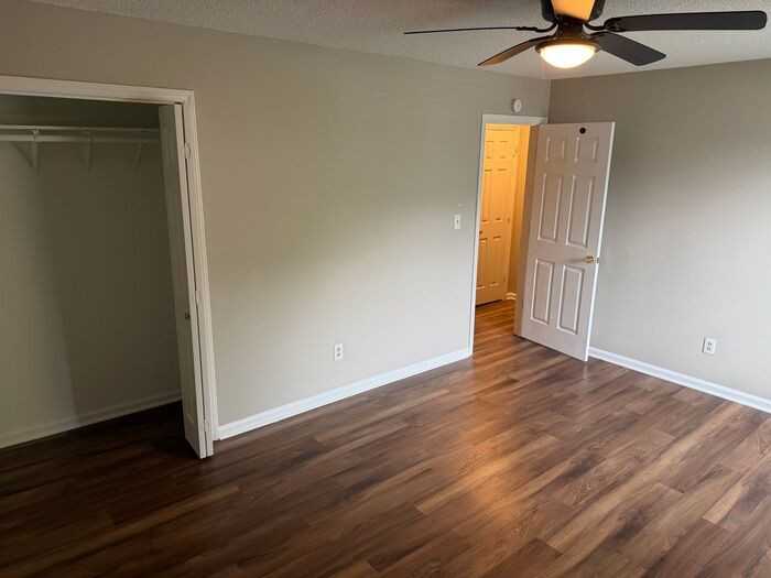 530 Walter St - Photo 6 of 9