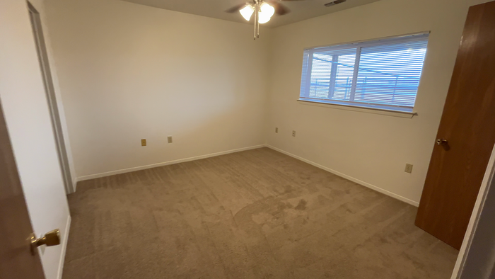 211 Wilder Ct - Photo 4 of 6