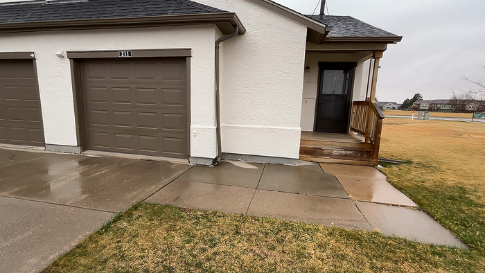 211 Wilder Ct - Photo 5 of 6