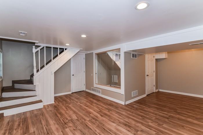 6 Ne Castle Ct - Photo 4 of 12