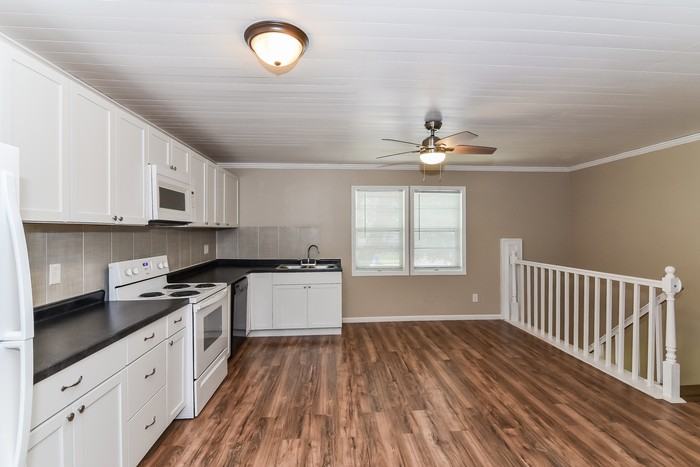 6 Ne Castle Ct - Photo 5 of 12