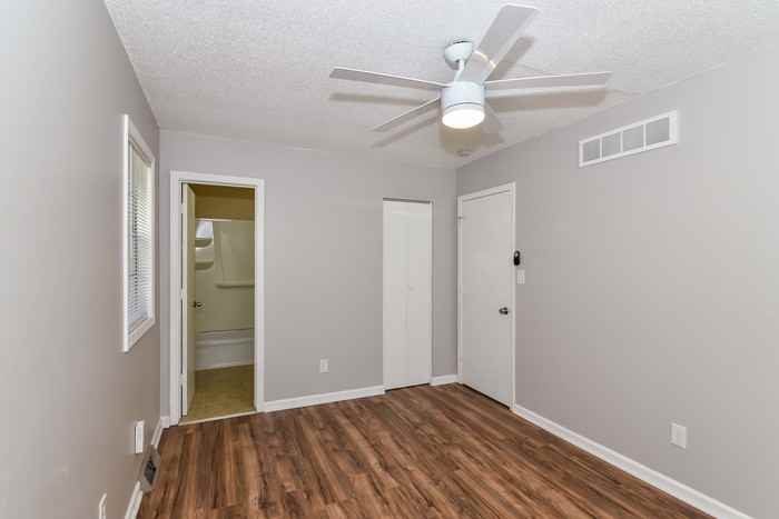 6 Ne Castle Ct - Photo 7 of 12