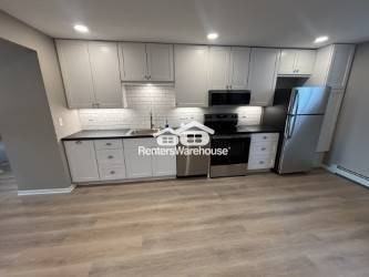 32 E Lake St #3 - Photo 3 of 11