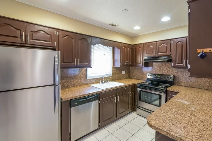 306 Gippy Dr - Photo 4 of 10