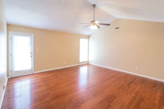 306 Gippy Dr - Photo 6 of 10