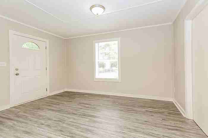 503 Hawkins Ave - Photo 4 of 12