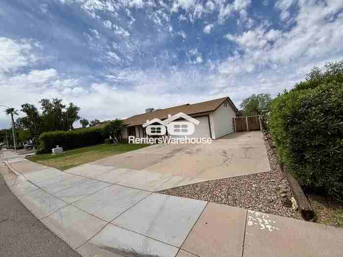 318 N Los Feliz Dr - Photo 3 of 26