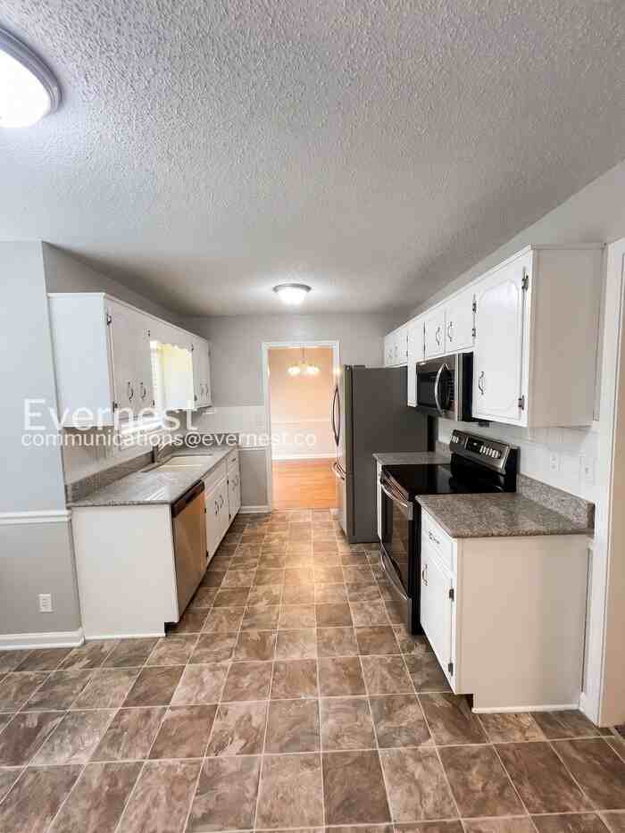 1035 Summerhaven Rd - Photo 3 of 35