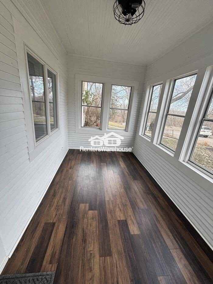 1816 Zephyr Pl - Photo 4 of 13