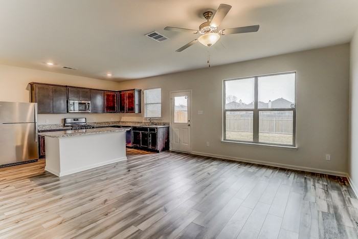 240 Micah Ln - Photo 4 of 15