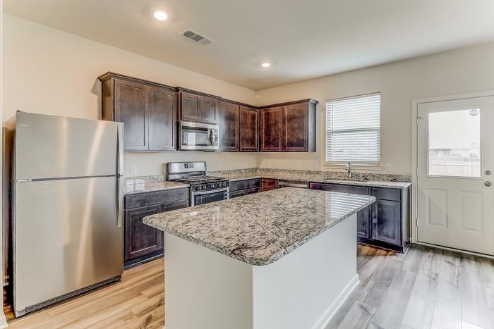 240 Micah Ln - Photo 5 of 15