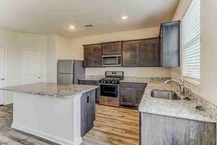 240 Micah Ln - Photo 6 of 15