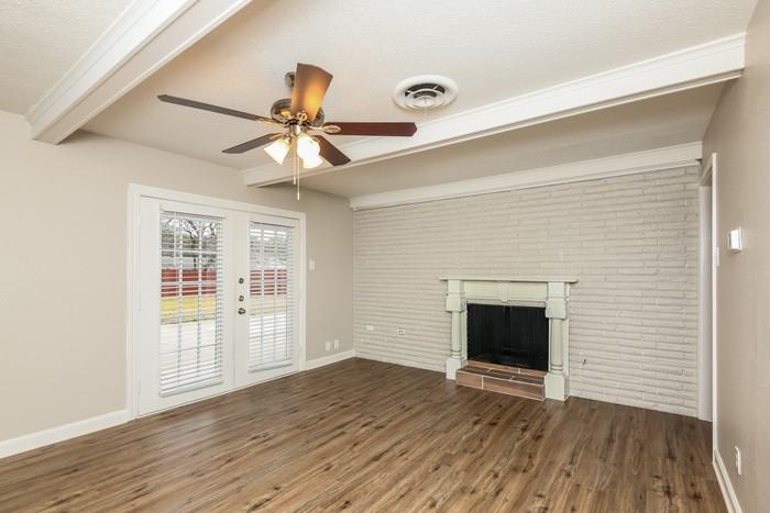 3556 Wosley Dr - Photo 4 of 16