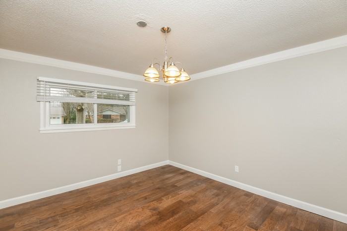 3556 Wosley Dr - Photo 5 of 16