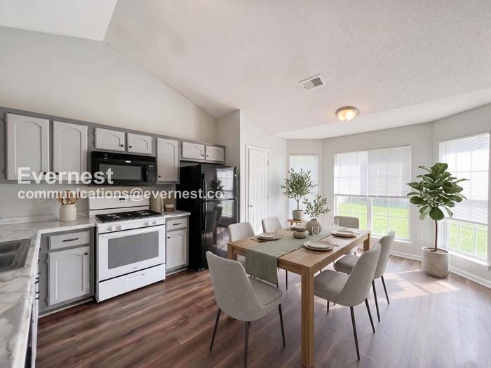 5370 Woodchase Dr - Photo 3 of 25