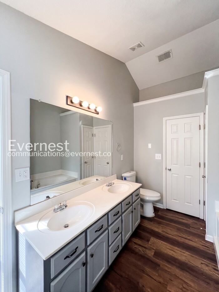 5370 Woodchase Dr - Photo 6 of 25