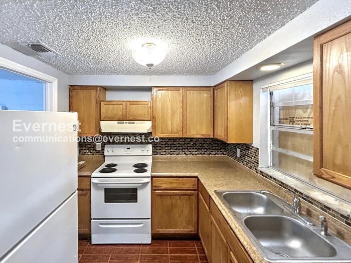 13000 120th St - Photo 2 of 23