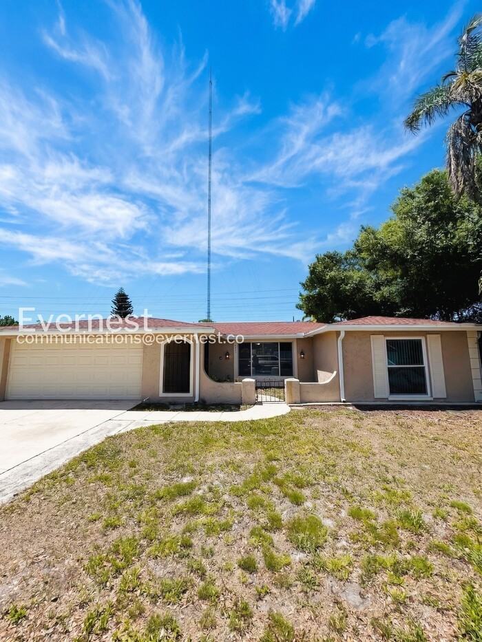 1649 Dartmouth Dr - Photo 2 of 31