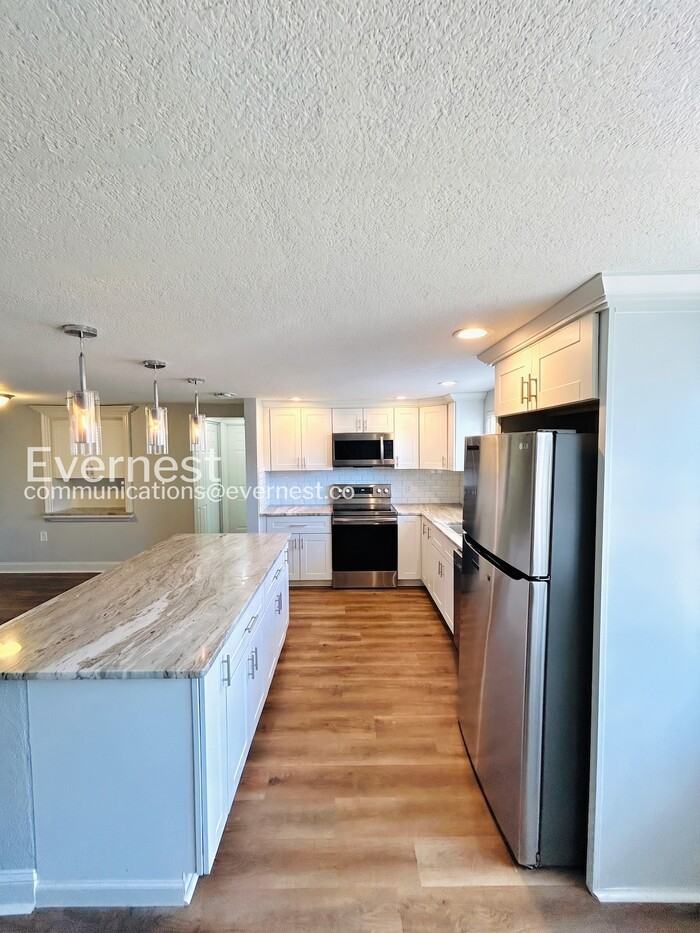 1649 Dartmouth Dr - Photo 5 of 31