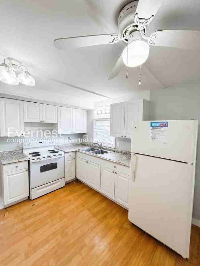 2133 Melody Dr - Photo 3 of 24