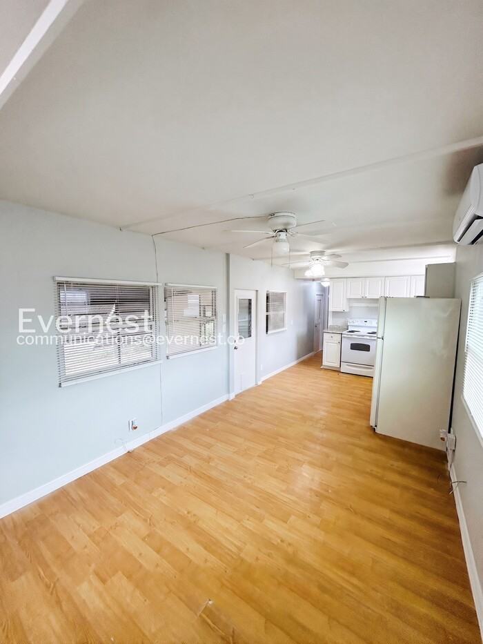 2133 Melody Dr - Photo 5 of 24