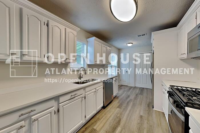 607 River Bend Cir Sw - Photo 6 of 23