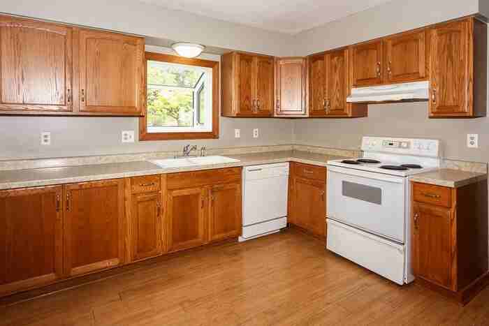 6405 Kellum Dr - Photo 4 of 11