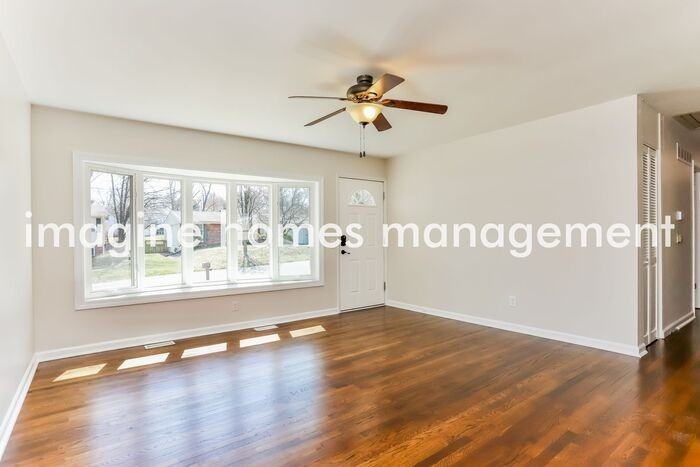 1117 Burgundy Ln - Photo 3 of 15