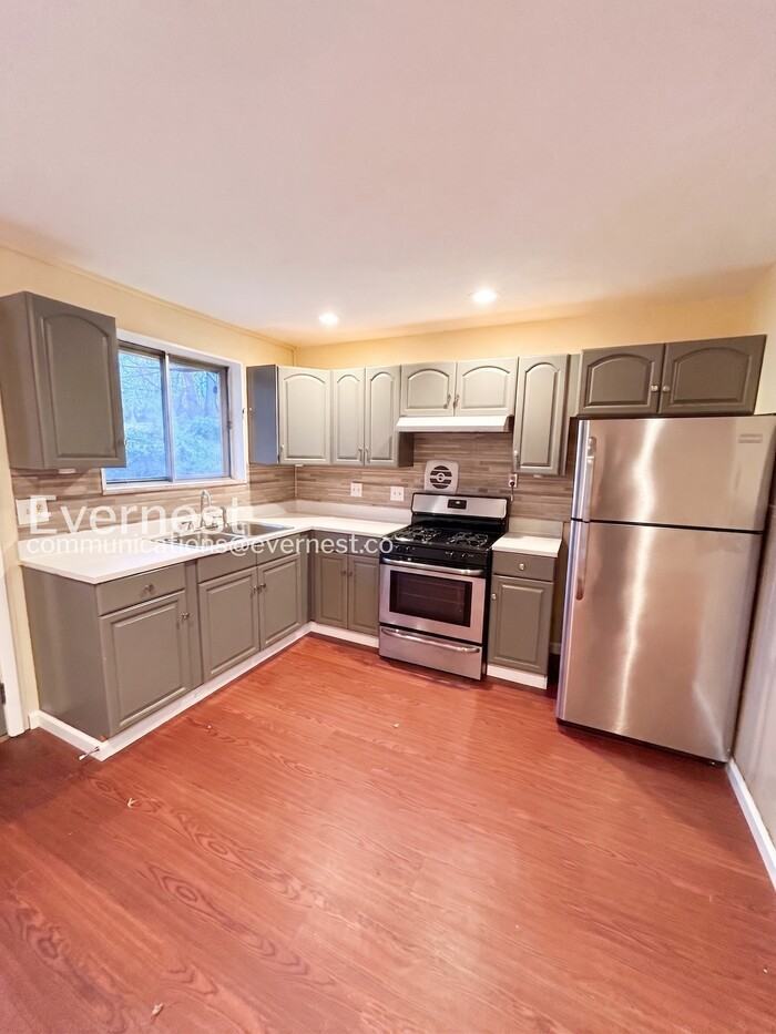 10322 Monarch Dr - Photo 2 of 18