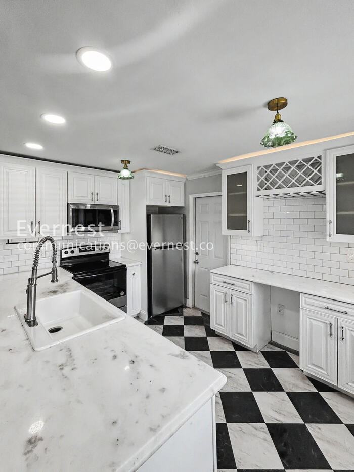 1885 Shore Acres Blvd Ne - Photo 4 of 36