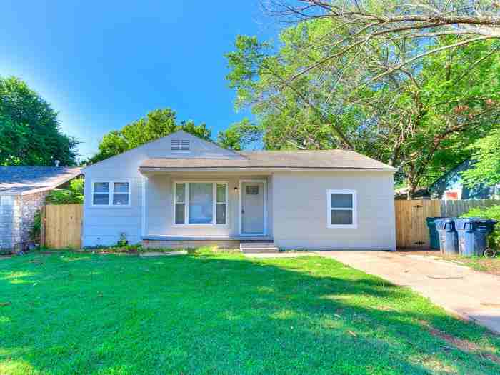 2416 Nw 42nd St - Photo 2 of 18